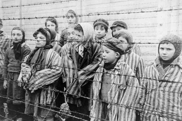 bambini sopravvissuti ad auschwitz